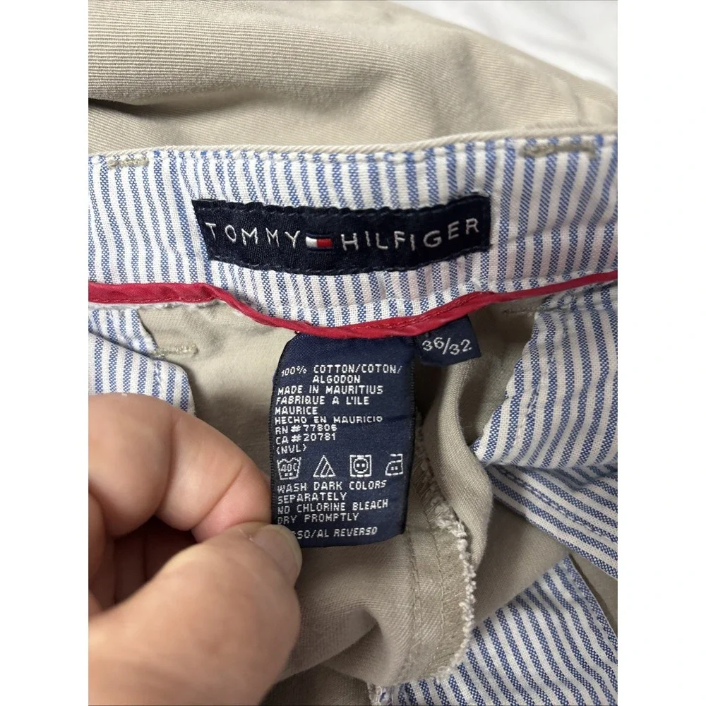 Tommy Hilfiger Men 36x30 Khaki Chino Pants Beige Pleated Cuffed Straight Leg